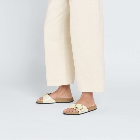 New BIRKENSTOCK Madrid
Big Buckle - Picture 2 of 11